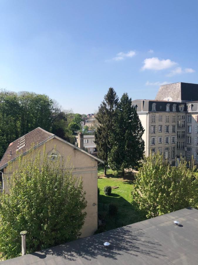 Appart Meuble 45M2 Calme Et Lumineux Au Continental 维泰勒 外观 照片