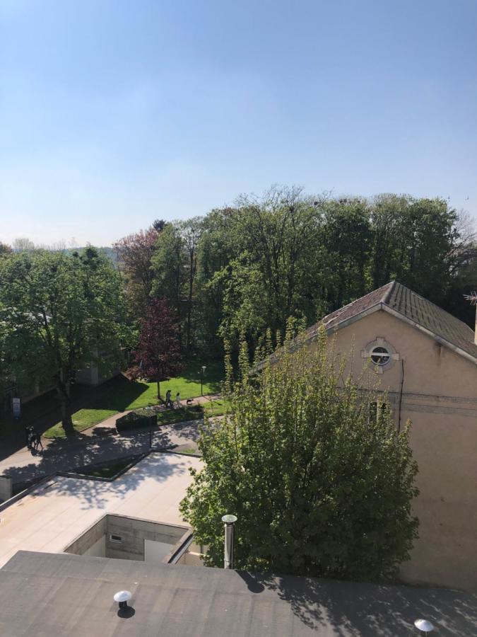 Appart Meuble 45M2 Calme Et Lumineux Au Continental 维泰勒 外观 照片